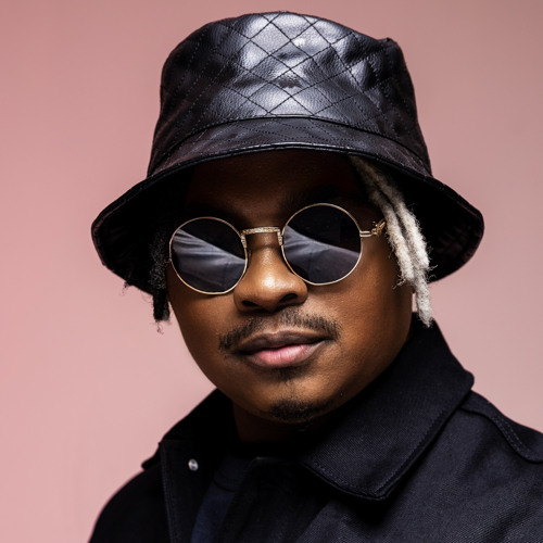 Dono dos hits: Nelson Tivane garante que a língua não é nenhum obstáculo para a música fazer sucesso Dono dos hits: Nelson Tivane garante que a língua não é nenhum obstáculo para a música fazer sucesso